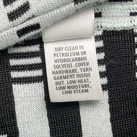 St. John Gray Black Knit Fit & Flare Dress Rayon Wool Printed Boat Neck size 12 - Picture 9 of 11